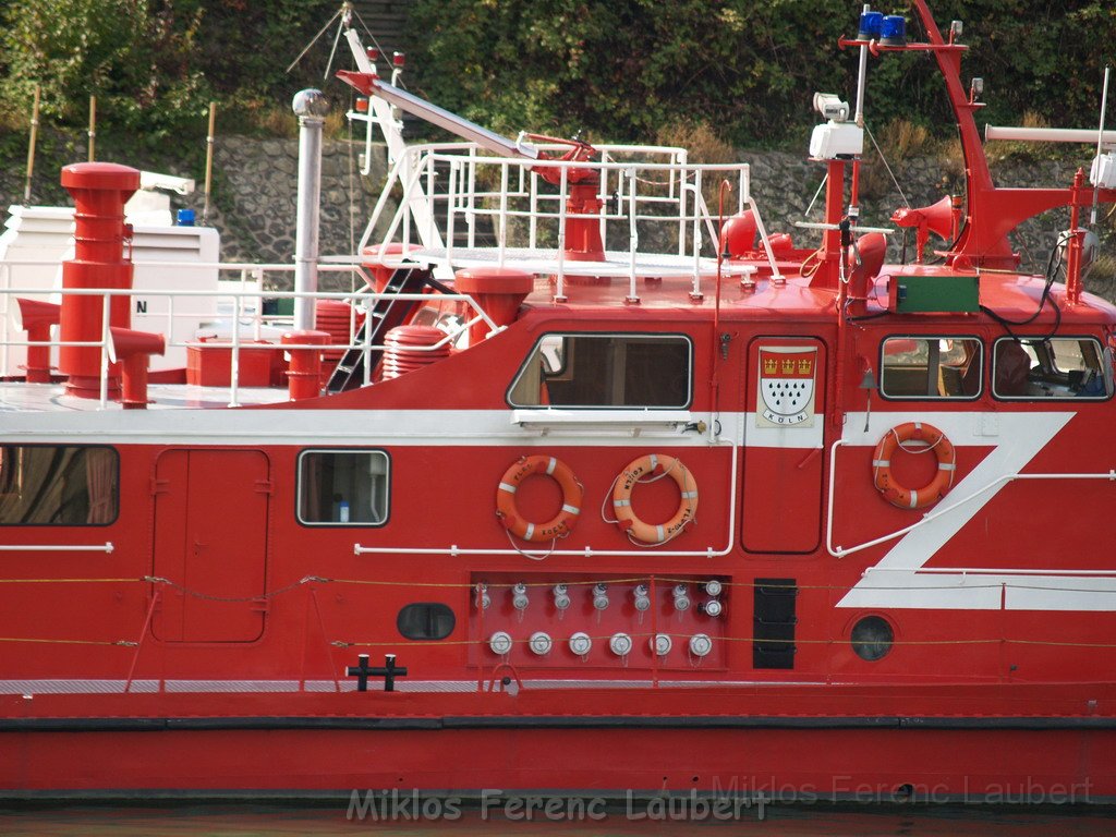 Feuerloeschboot 10-2      P212.JPG